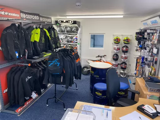 motoworks-gallery1.jpg